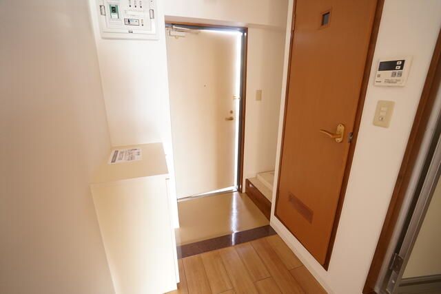 グランコンフォール三田 玄関