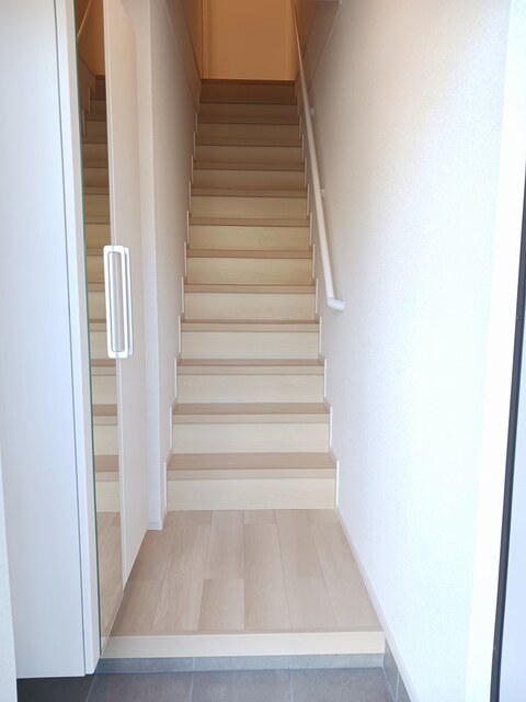 Ｃａｌｍ　Ｃｏｕｒｔ 玄関