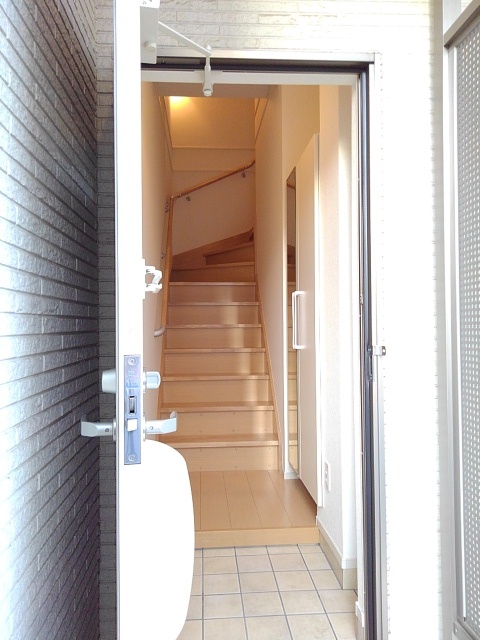 サンライズヒルⅥ 玄関