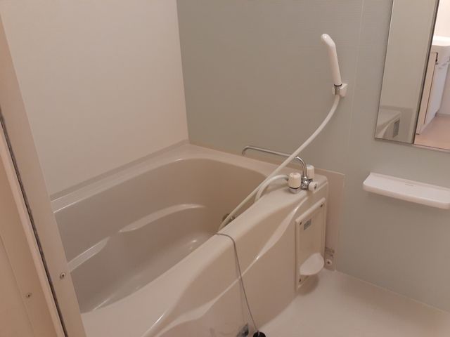 ブライトフラワーＣ 風呂画像