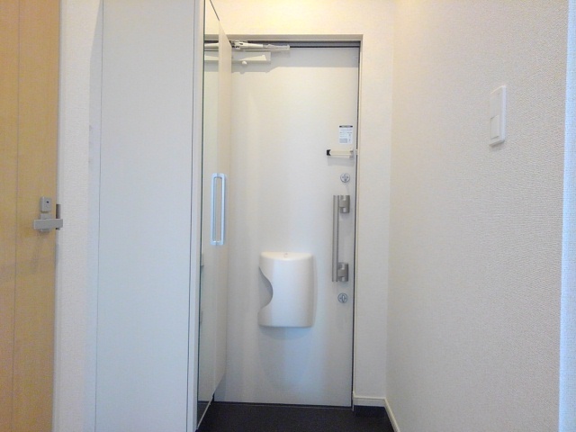 ナトゥーラ　レ　ミル 玄関