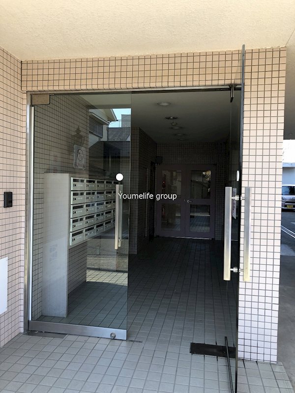 アドーレ湘南 エントランス