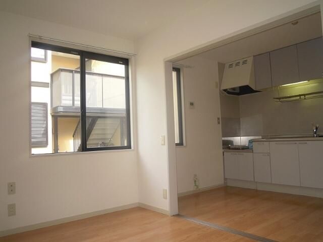 ファミール西原Ａ リビング