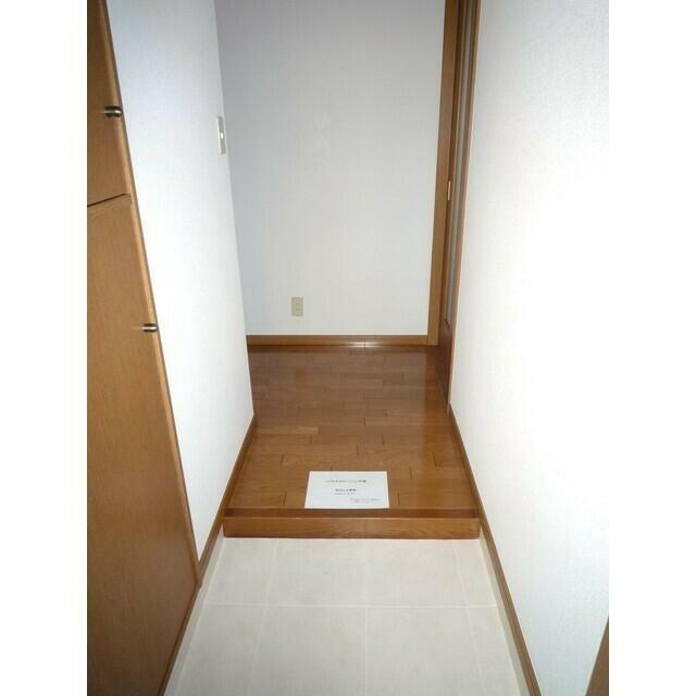 メゾン・ド・アルバ 玄関