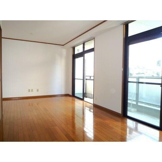 メゾン・ド・アルバ リビング