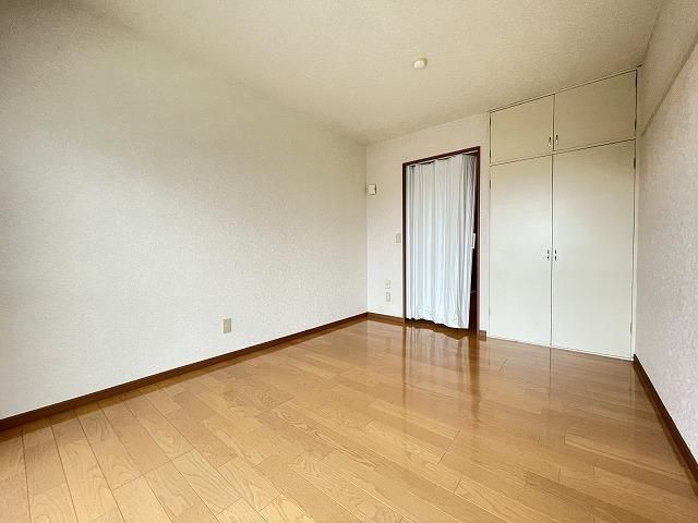 ロイヤルヒルズ石室 ベッドルーム