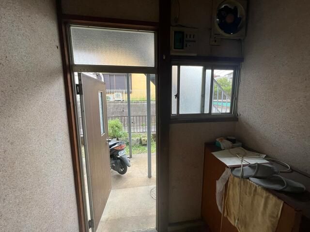 神奈川県綾瀬市寺尾西３丁目 玄関