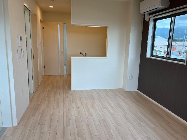 クレサンテーム リビング