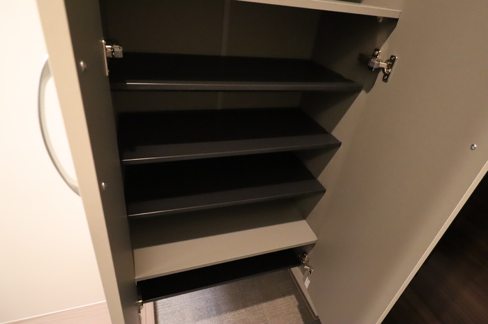 マ・メゾン鵠沼花沢　B 玄関