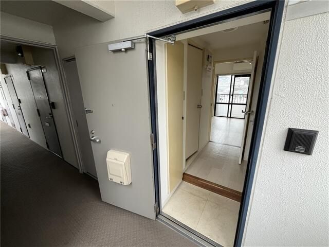 クリオ本郷台壱番館 玄関