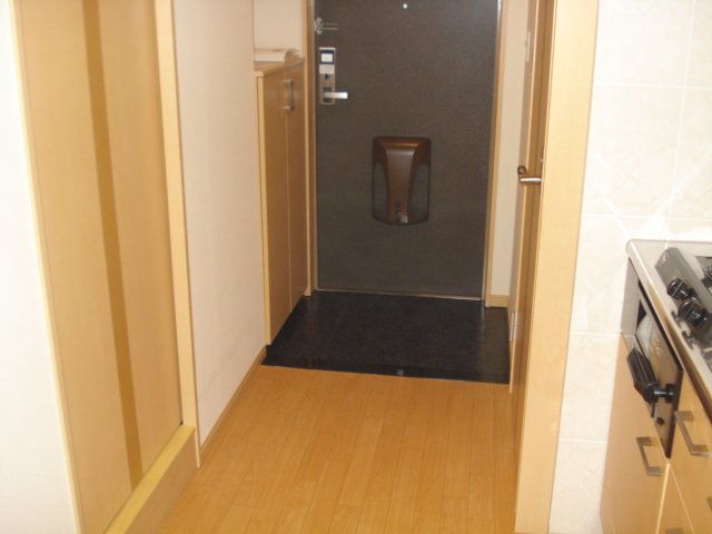 ルミナス・ネロ 玄関