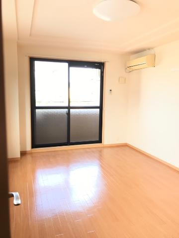 ルミナス・ネロ リビング