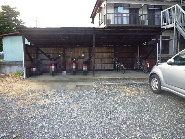 コーポ清水 駐車場