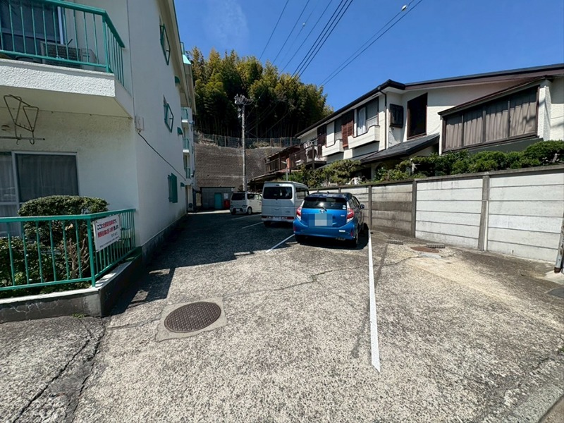 大船コーポピアネーズ 駐車場