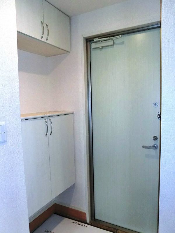 ソレアードＡ 玄関