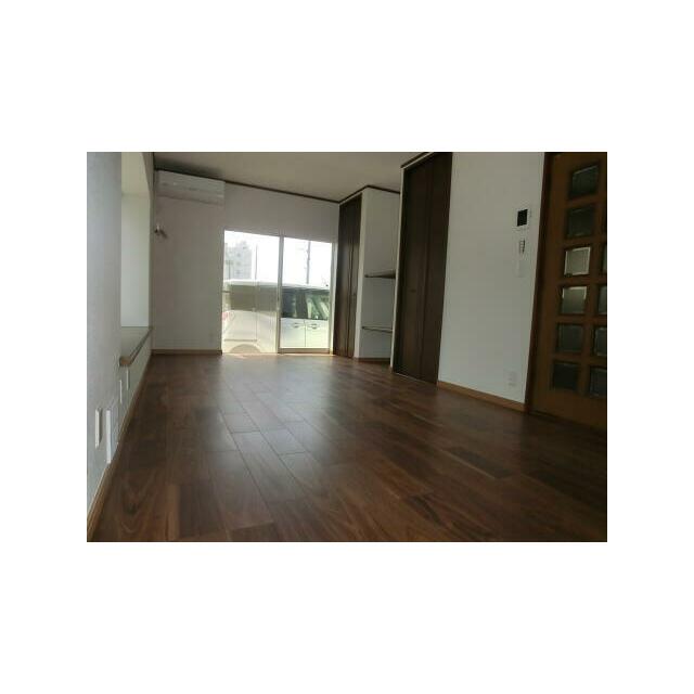 円蔵貸家 リビング