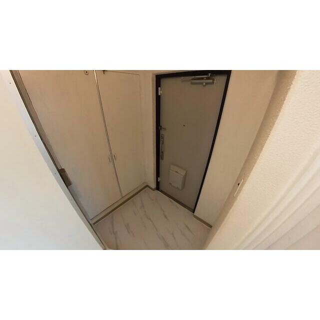 くずは台団地9号棟 玄関