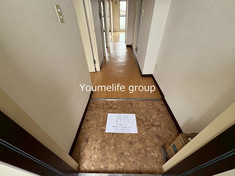 ブラザーハイツ伊勢原 玄関