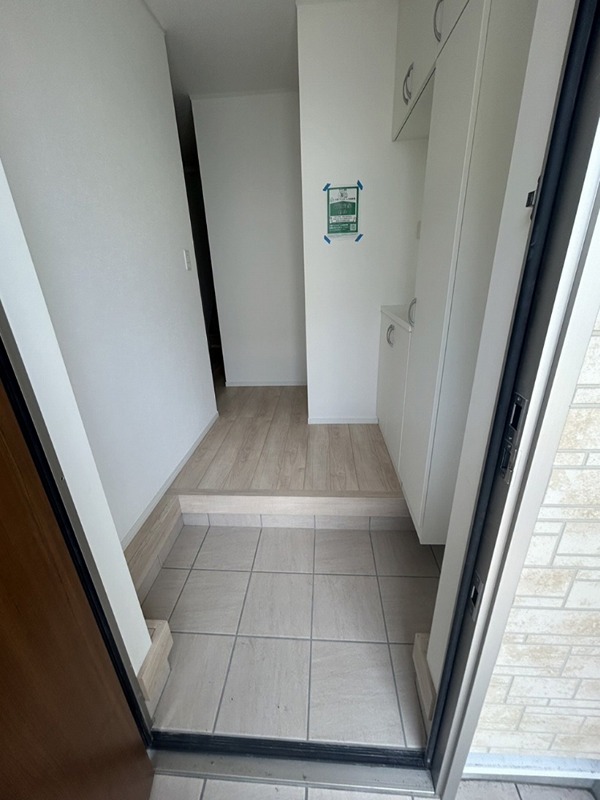 クレイドルガーデン茅ヶ崎市円蔵第１６　２号棟 玄関