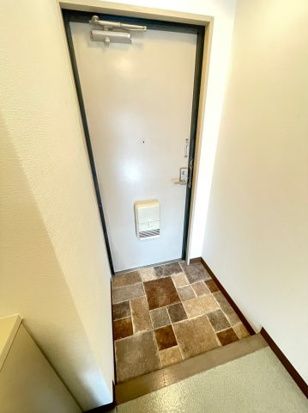 アショカニーローズ館 玄関