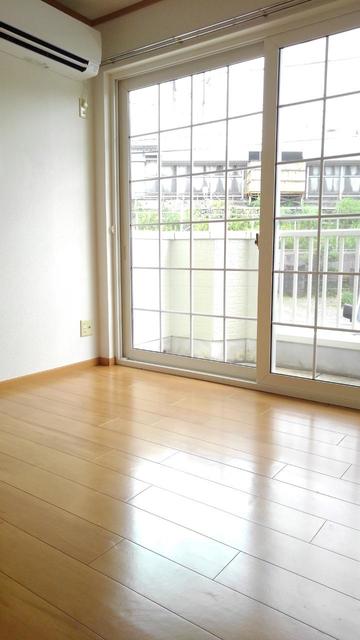 フォレスタ・ヴィラ リビング