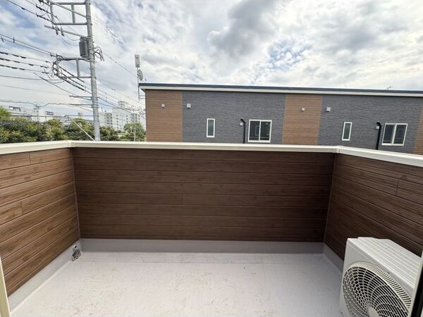 Garagea I ベランダ