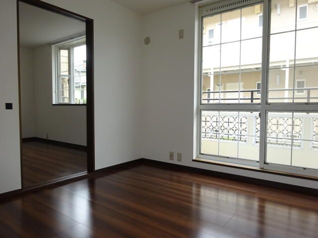 ローズガーデンＢ リビング