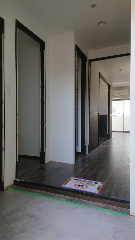 レイディアント湘南台 玄関