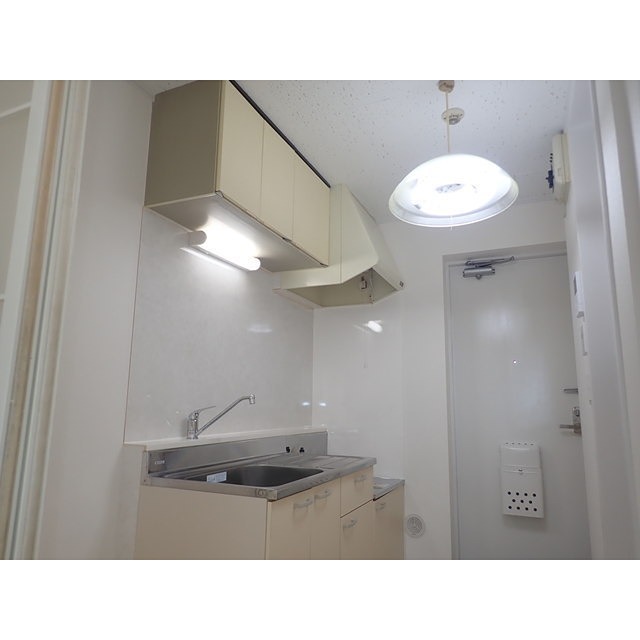 エステイトＥ藤沢　旧レピュート斉藤Ⅲ キッチン