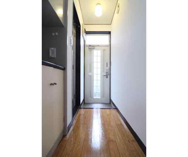 フラットタキザワＢ号棟 玄関