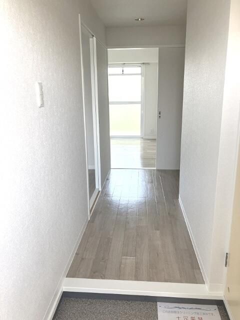 北茅ヶ崎アパートメント７号棟 玄関