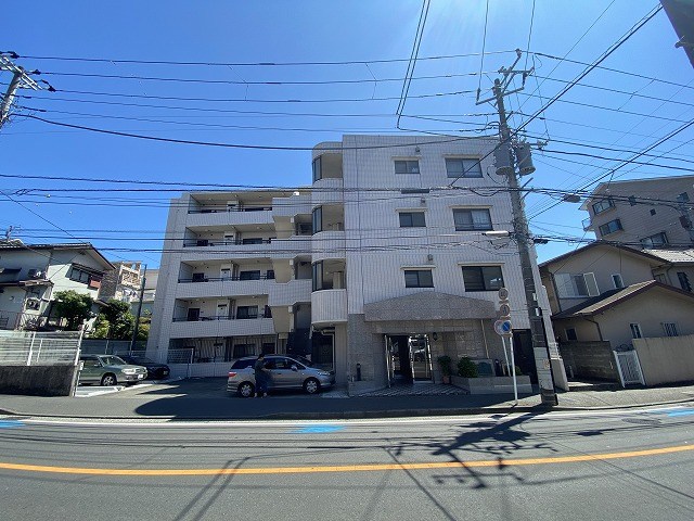 プルビア湘南 205号室 外観