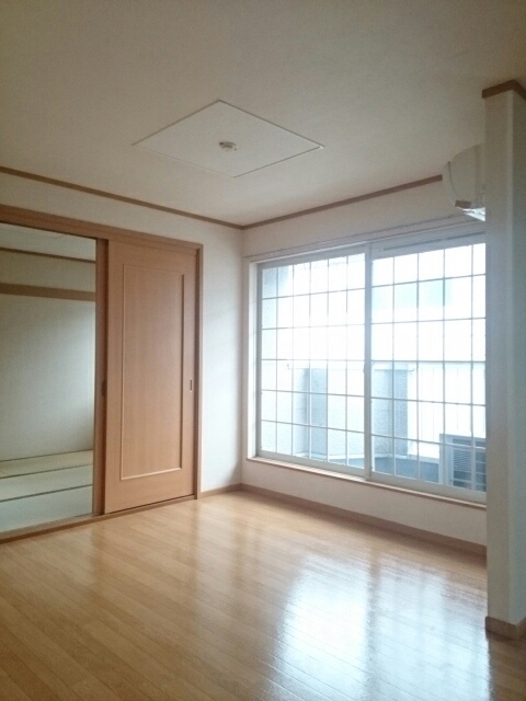 グリシーナ湘南Ａ リビング