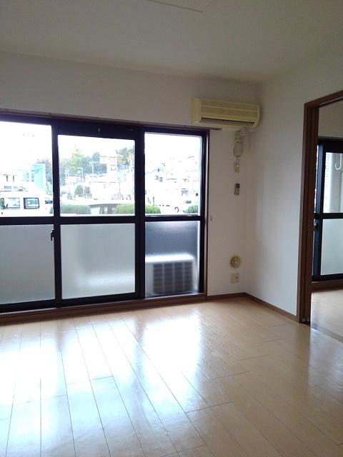 アンソレイエ　アオキ リビング