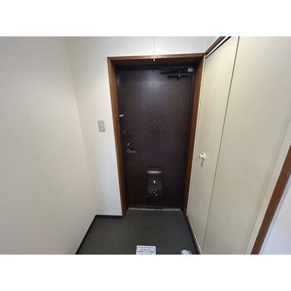 リュミエ本厚木 玄関