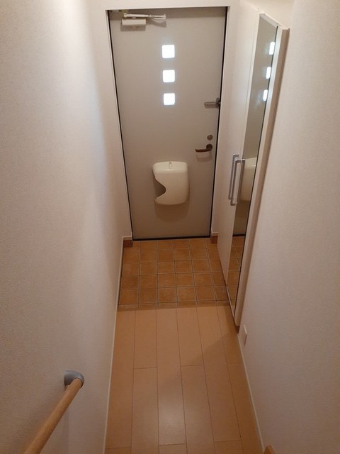 グリシーヌガーデンＢ 玄関