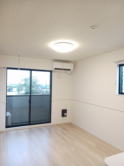 クレストコート リビング