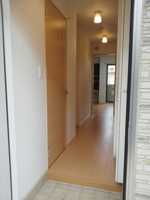 プラナス湘南　Ｂ 玄関