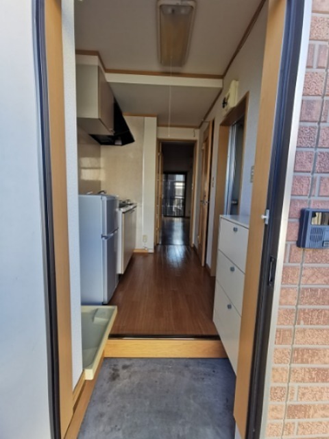 ハイツワールド 玄関