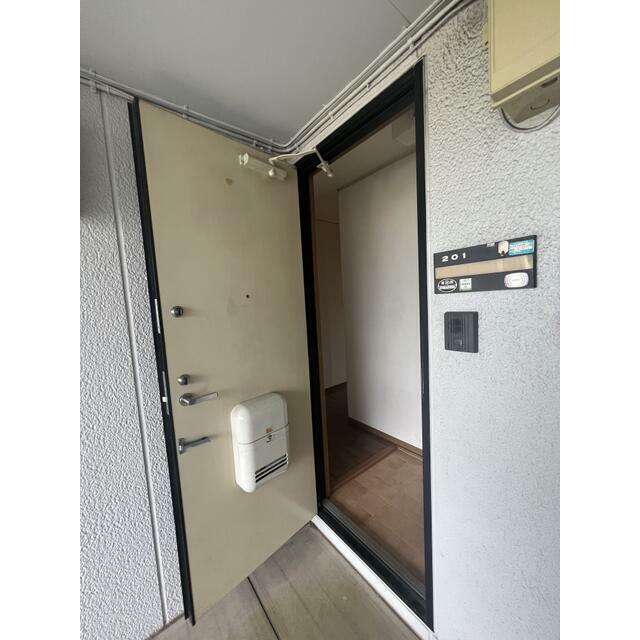 ベルサイユ湘南Ｂ 玄関