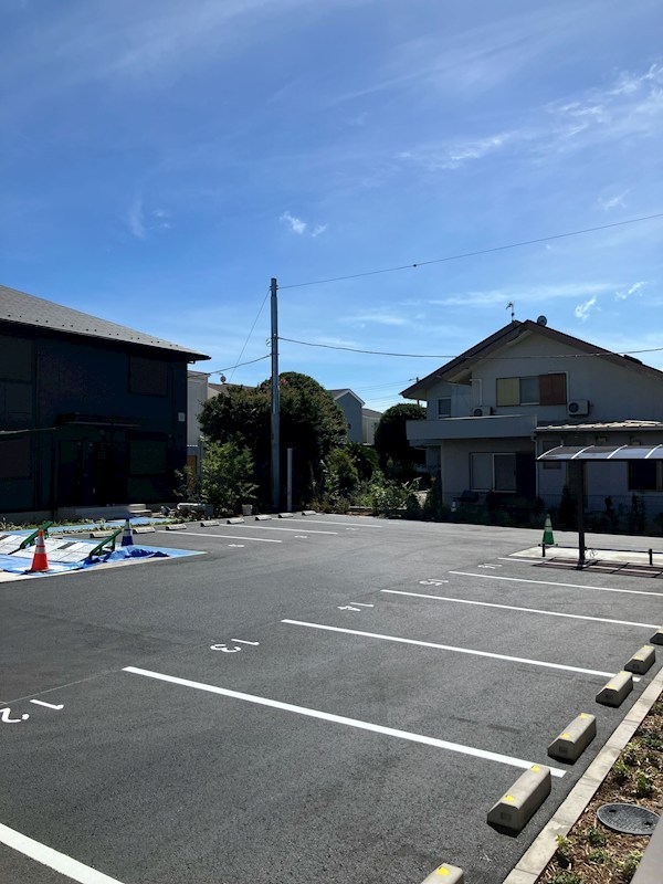 アジュールs 駐車場