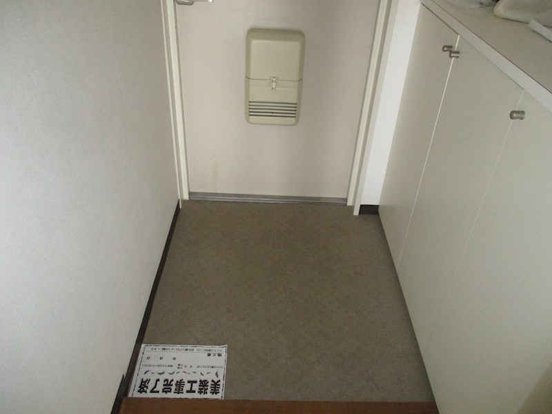 ヒルズ南戸塚３号棟 玄関