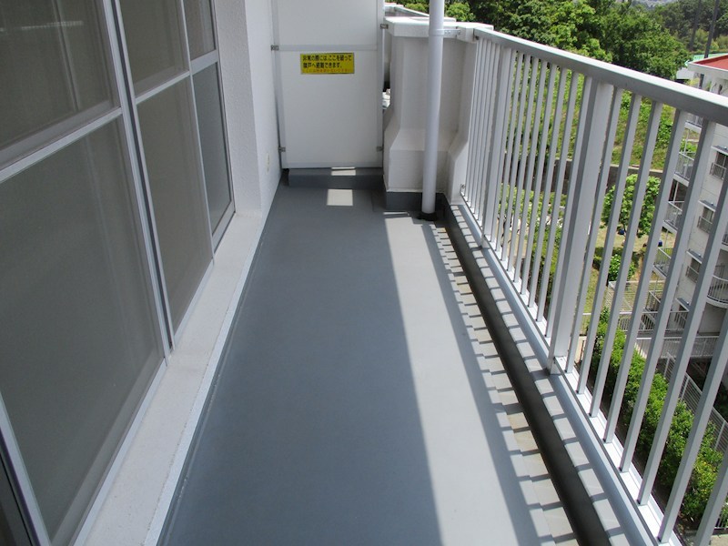 ヒルズ南戸塚３号棟 ベランダ