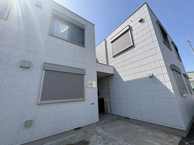 M one  201号室 外観