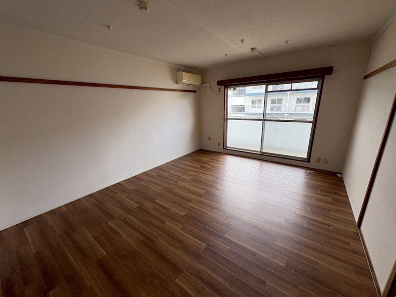 テレパレス伊勢原１号棟 リビング