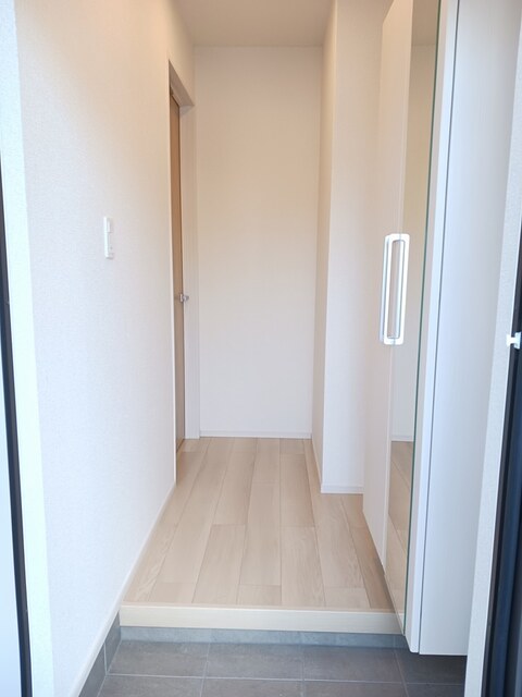 Ｃａｌｍ　Ｃｏｕｒｔ 玄関