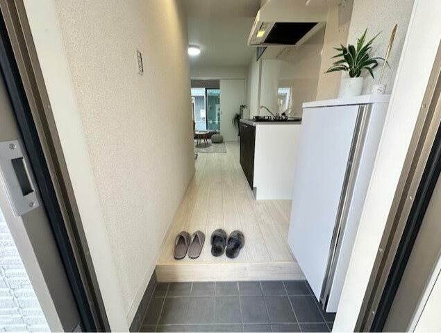 ひなたと春風のラテ 玄関