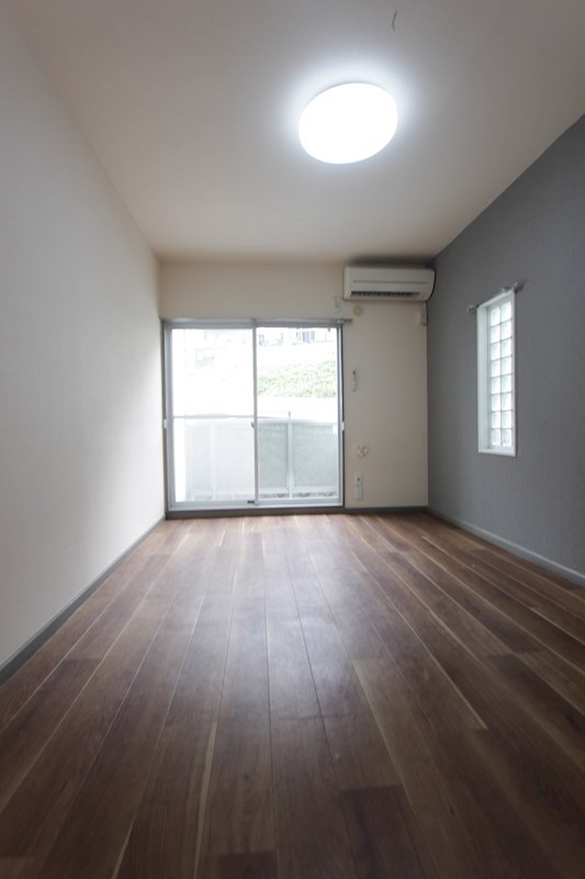 テニメント・ヒル リビング