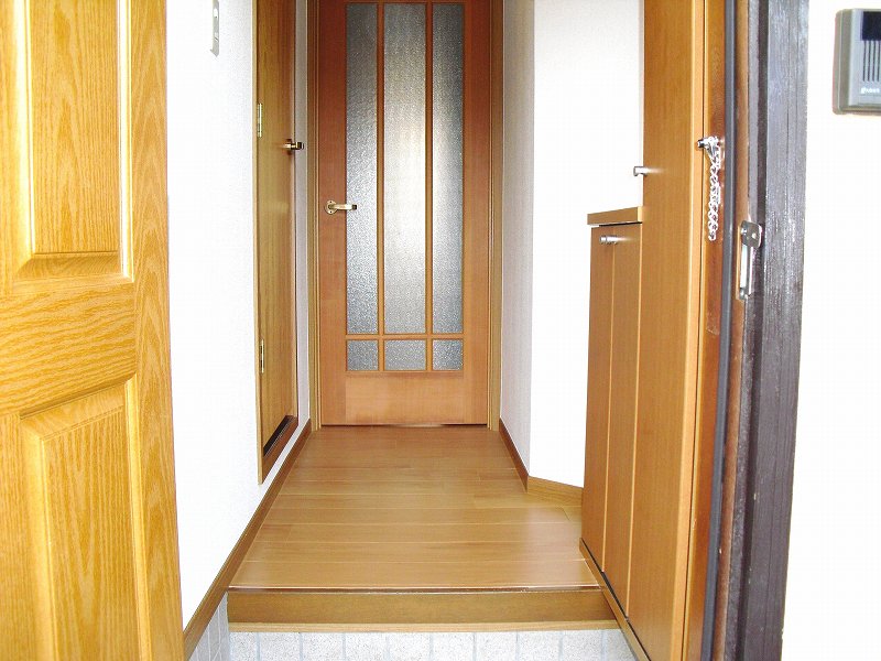 シャンパルテールＢ 玄関