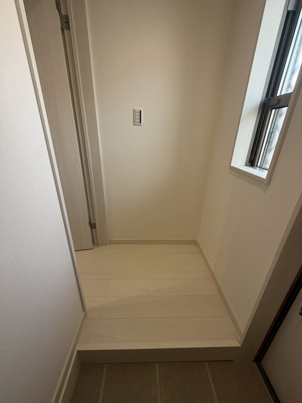 ラフール湘南 玄関